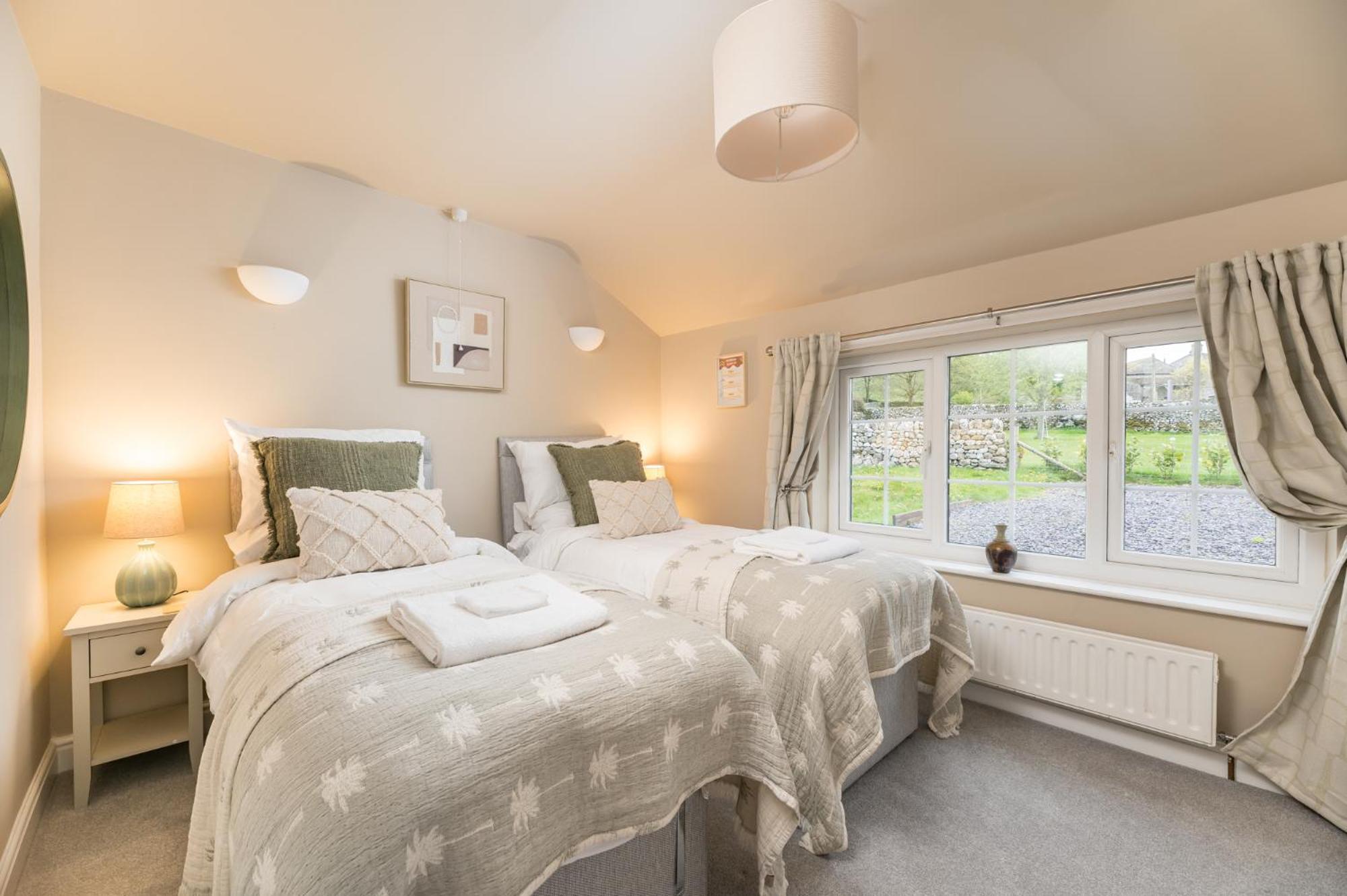 Central Malham Wellbeing Escape Hot Tub & Studio Exterior photo